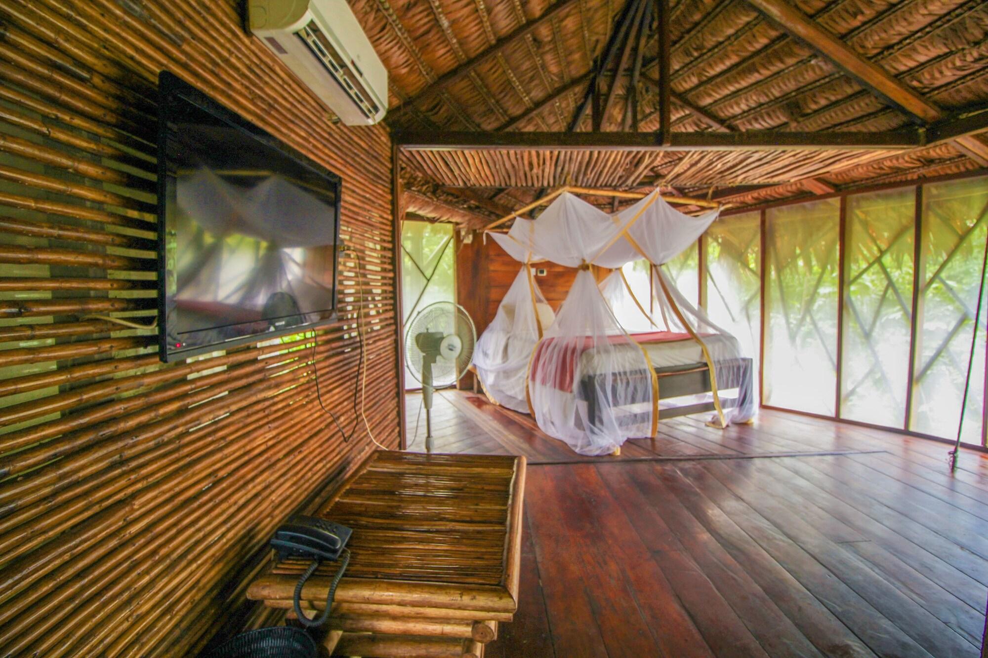 On Vacation Amazon Hotel Летисия Екстериор снимка